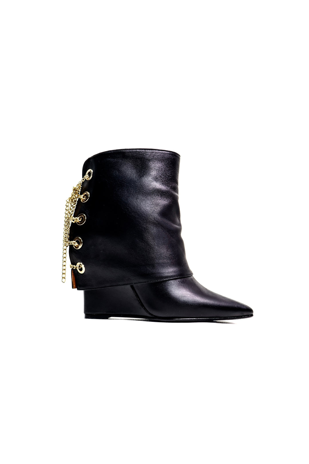 QAFARRIN VALMONT – Black Hakiki Dana Deri Gold Chain Sculptural Wedge Bot