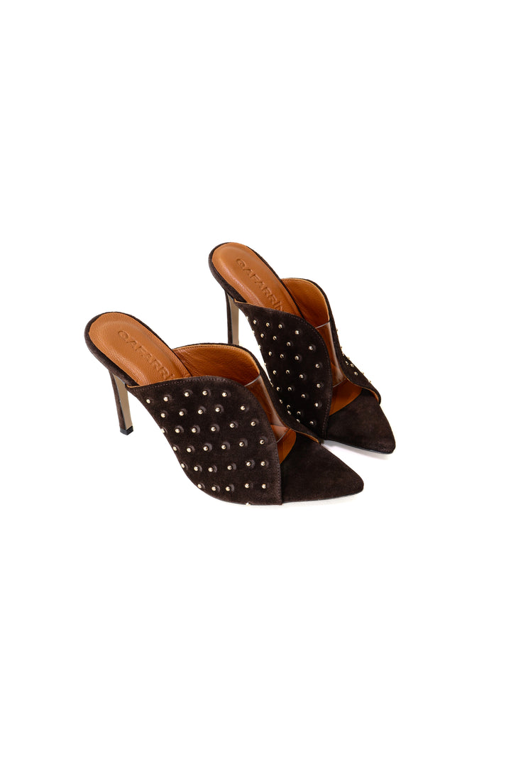 QAFARRIN IMPERA – Espresso Brown Hakiki Dana Süet Deri Gold Stud Mule Stiletto