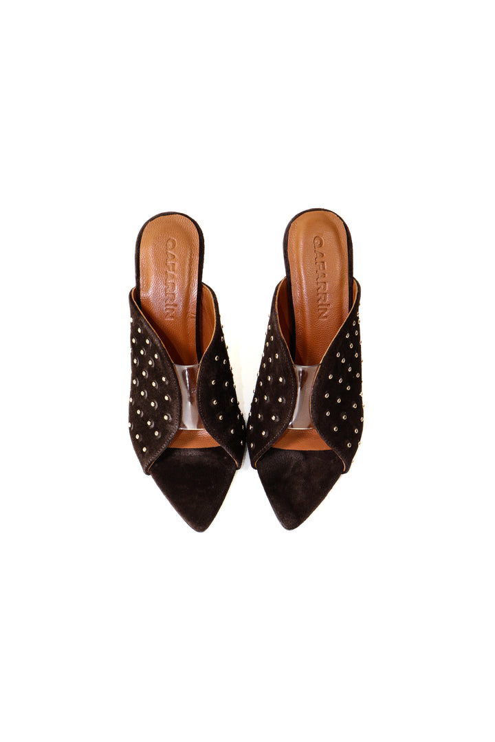 QAFARRIN IMPERA – Espresso Brown Hakiki Dana Süet Deri Gold Stud Mule Stiletto