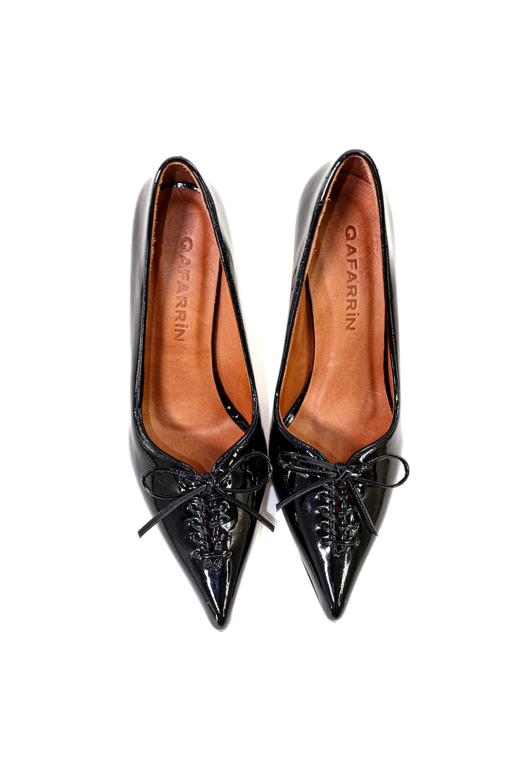 Qafarrin ÉCHELON NOIR – Hakiki Dana Deri Rugan & Krom Detaylı Couture Stiletto
