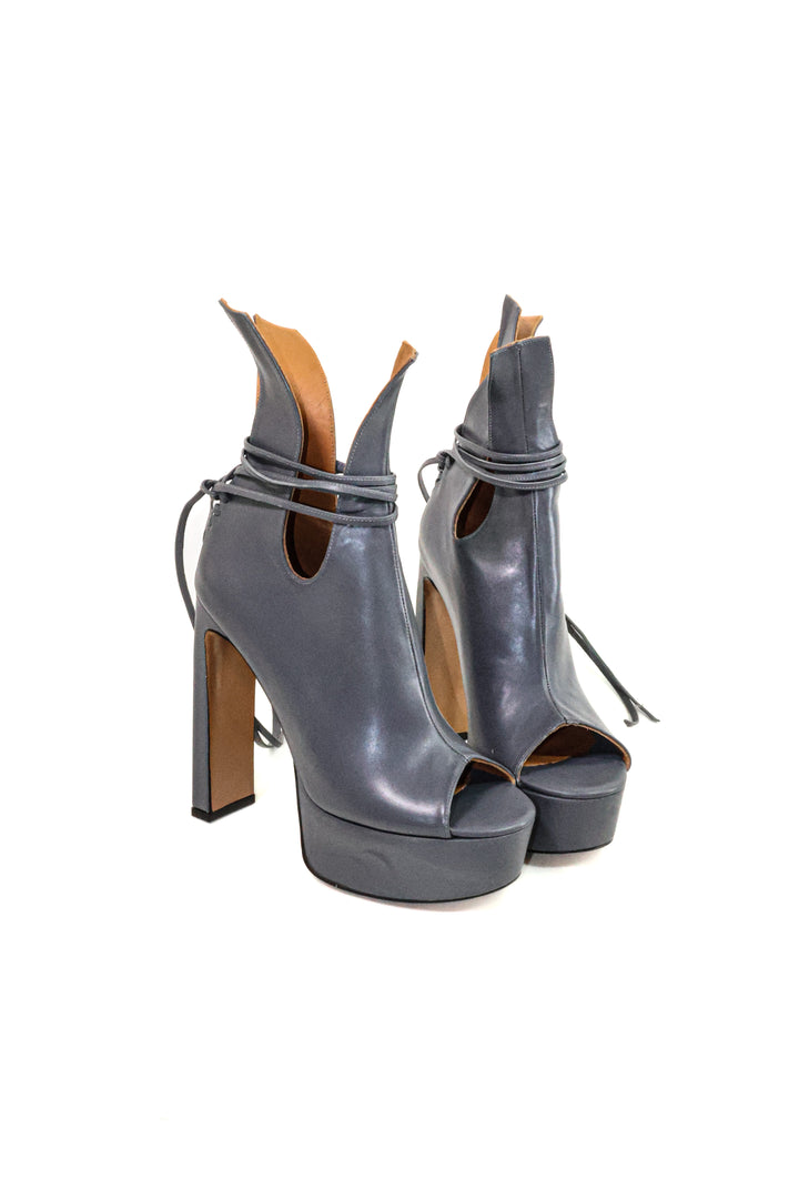 QAFARRIN OBSCURA – Graphite Grey Hakiki Dana Deri Bağcıklı Platform Peep Toe Bootie