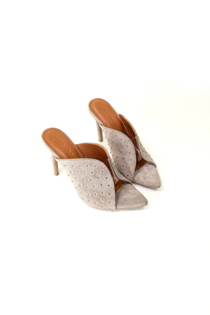 QAFARRIN IMPERA – Light Grey Hakiki Dana Süet Deri Gold Stud Mule Stiletto