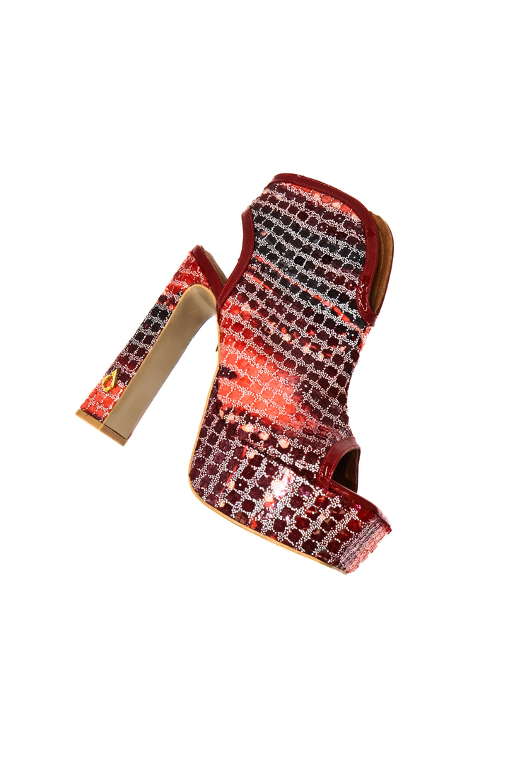 Qafarrin RUBY FLARE – Kırmızı Pul İşlemeli Hakiki Dana Deri Platform Topuklu Bootie