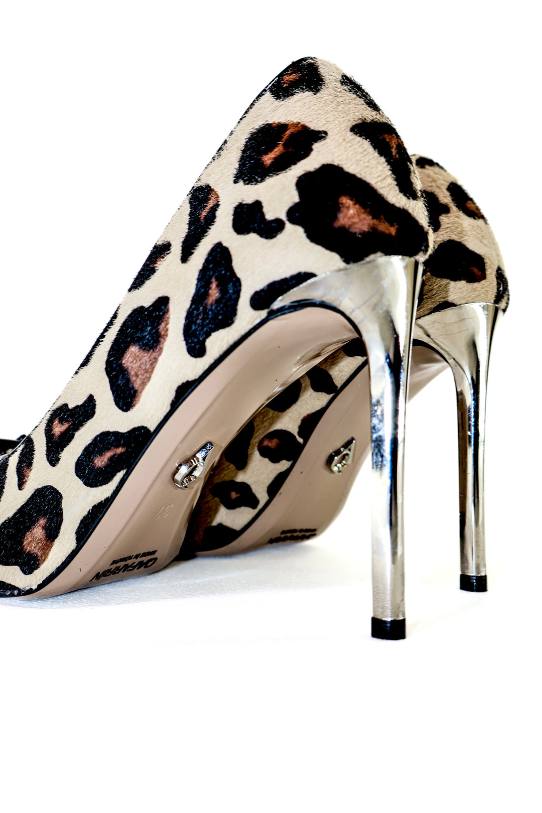 Qafarrin ÉCHELON LEOPARD – Hakiki Tay Deri & Siyah Rugan Detaylı Stiletto