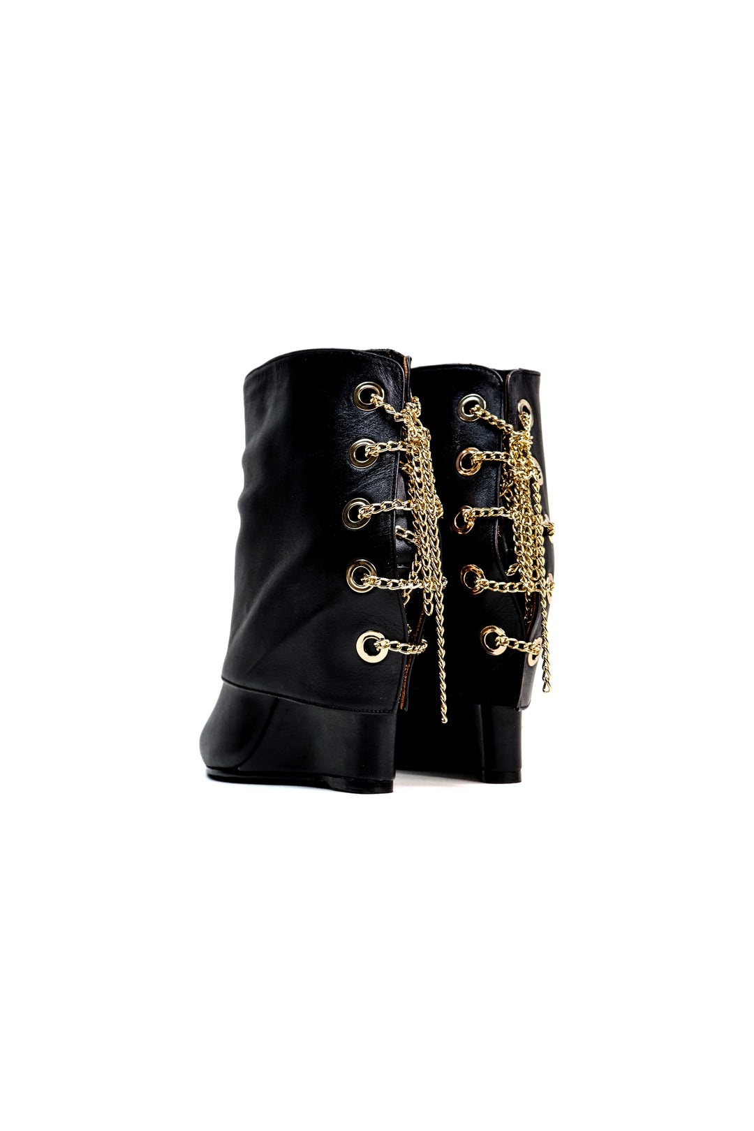 QAFARRIN VALMONT – Black Hakiki Dana Deri Gold Chain Sculptural Wedge Bot