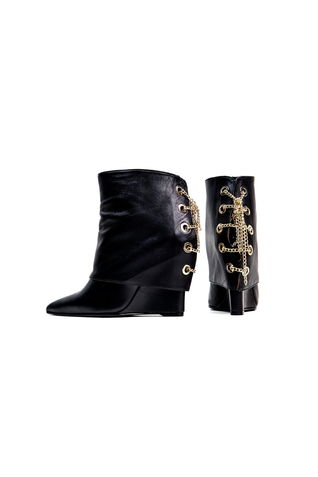 QAFARRIN VALMONT – Black Hakiki Dana Deri Gold Chain Sculptural Wedge Bot