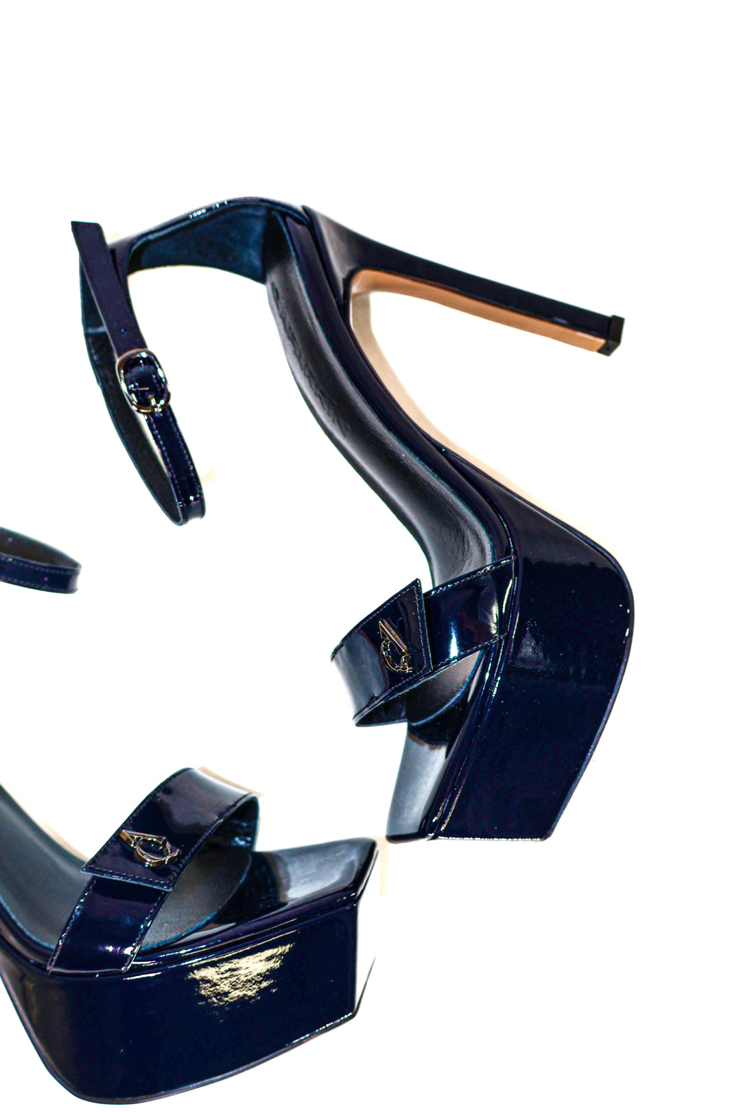 QAFARRİN NÉVYRA – Blue Nuit Rugan Prime Cut Hakiki Dana Derisi Platform Ankle Strap