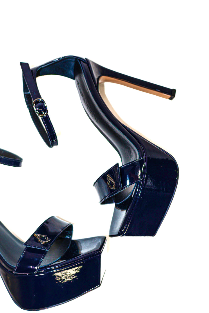 QAFARRİN NÉVYRA – Blue Nuit Rugan Prime Cut Hakiki Dana Derisi Platform Ankle Strap