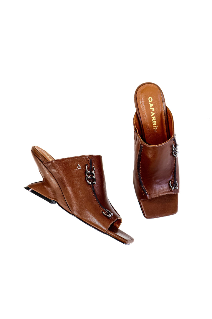 QAFARRIN LEXA – Espresso Brown Prime-Cut Hakiki Dana Deri Sculptural Heel Mule