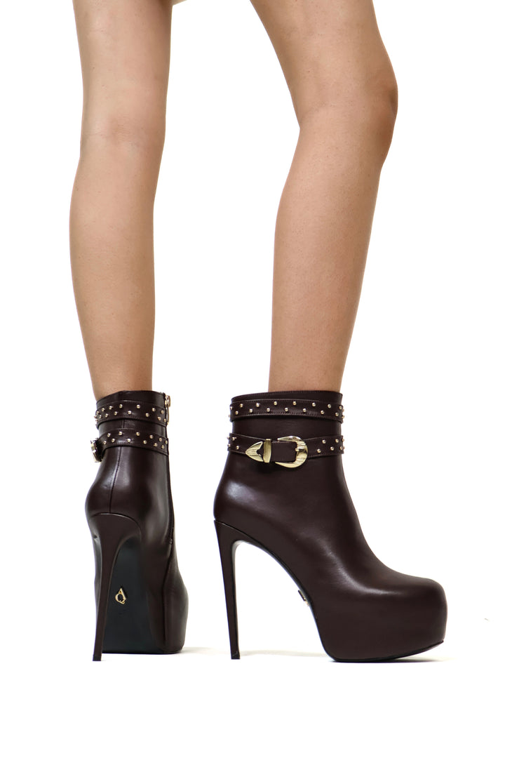 QAFARRIN DRAZÉ – Deep Espresso Brown Hakiki Dana Deri Gold Stud &amp; Metal Hardware Detaylı Platform Bot