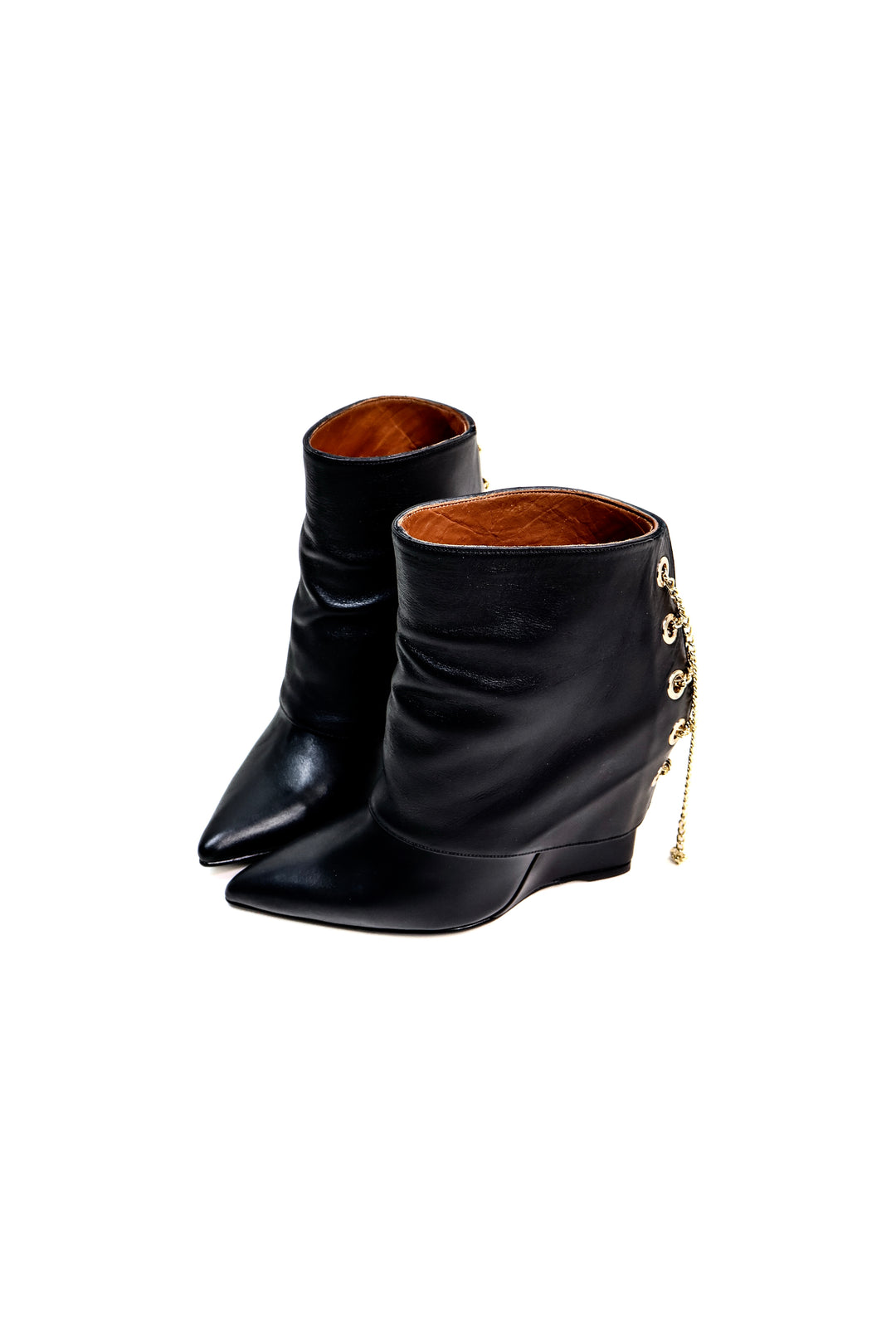 QAFARRIN VALMONT – Black Hakiki Dana Deri Gold Chain Sculptural Wedge Bot