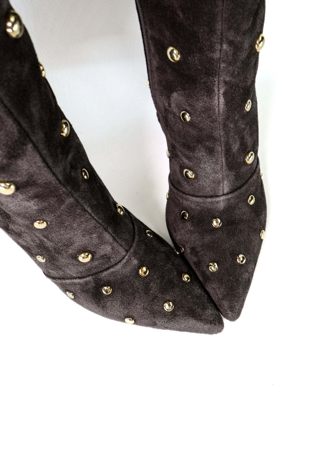 QAFARRIN VETTA – Deep Espresso Brown Hakiki Dana Süet Deri Gold Stud Stiletto Çizme