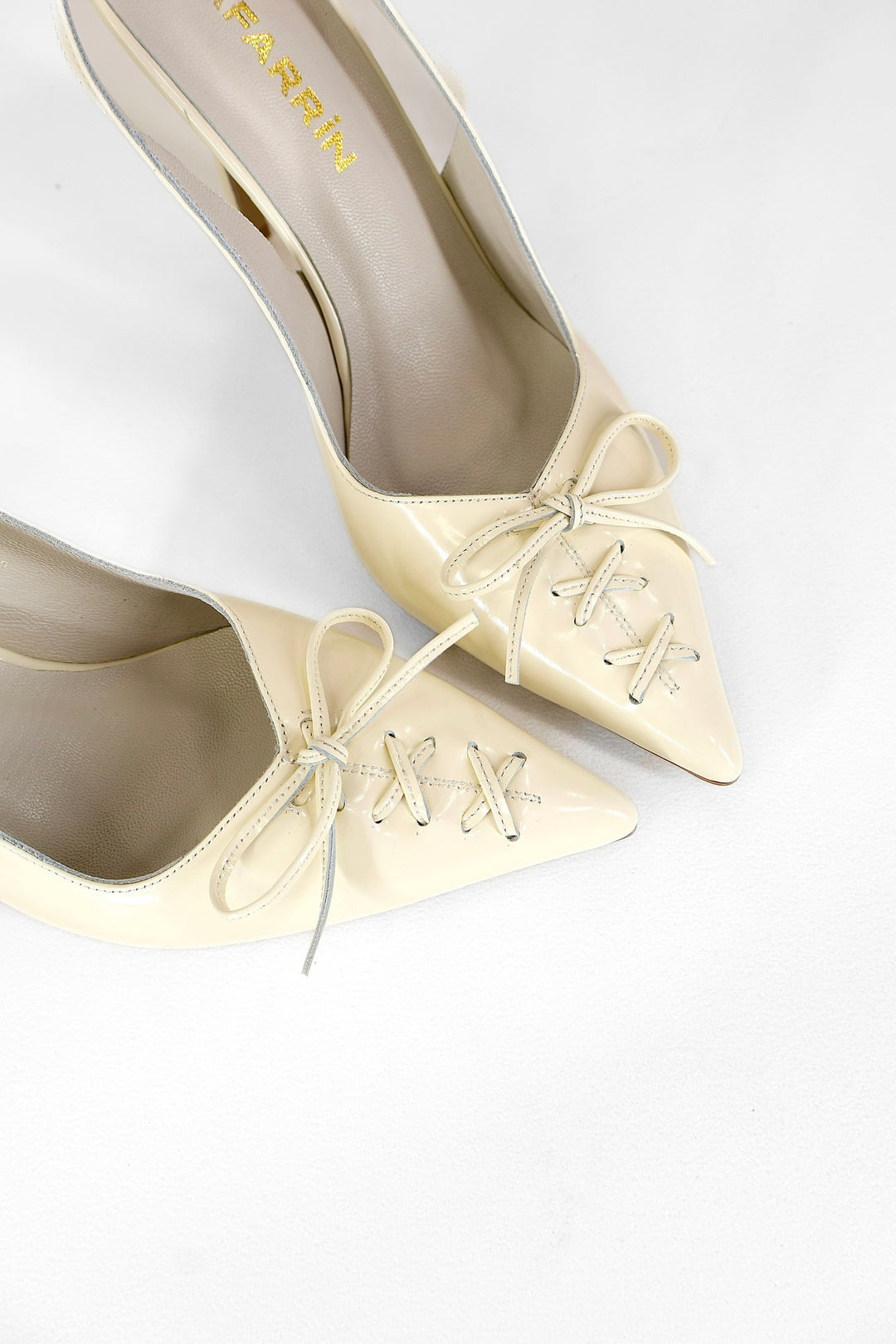QAFARRIN AMOUR VANILLE – Vanilya Rugan Hakiki Dana Deri Slingback Stiletto