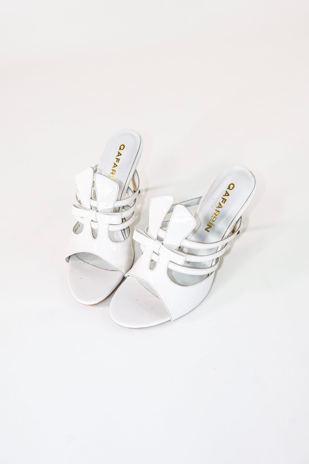 QAFARRIN CELEVA – Ivory Patent Hakiki Dana Deri İnce Metal Topuklu Mule