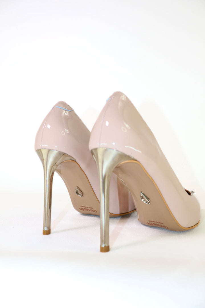 Qafarrin GLAMORA LUMIÈRE – Nude Rugan ve Metal Uç Detaylı Hakiki Dana Deri İnce Topuklu Stiletto