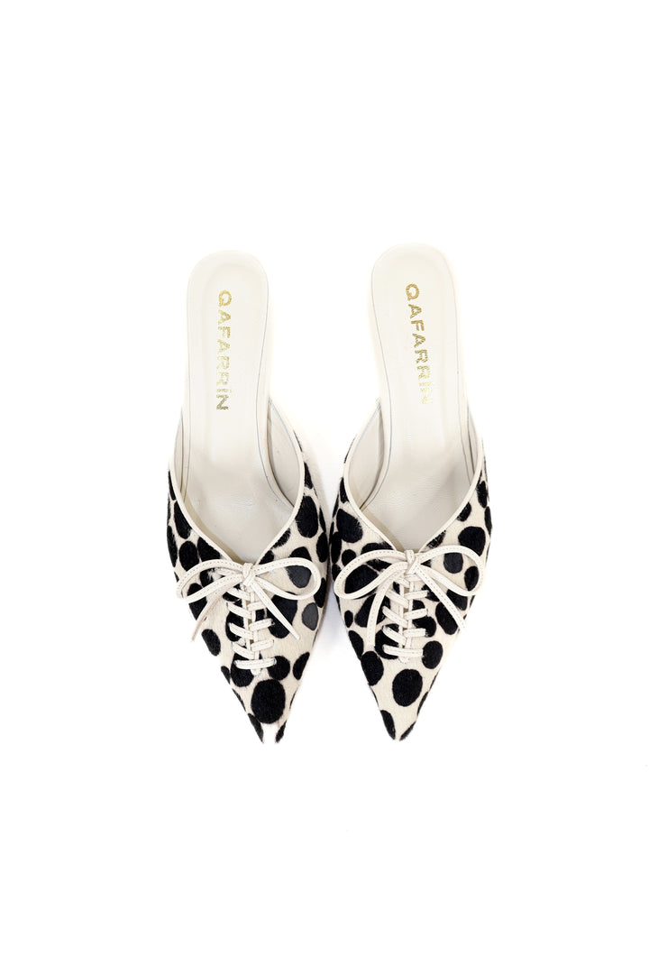 QAFARRIN VIOLA DOT NOIR
Siyah-Beyaz Hakiki Tay Tüyü Kitten Heel Mule