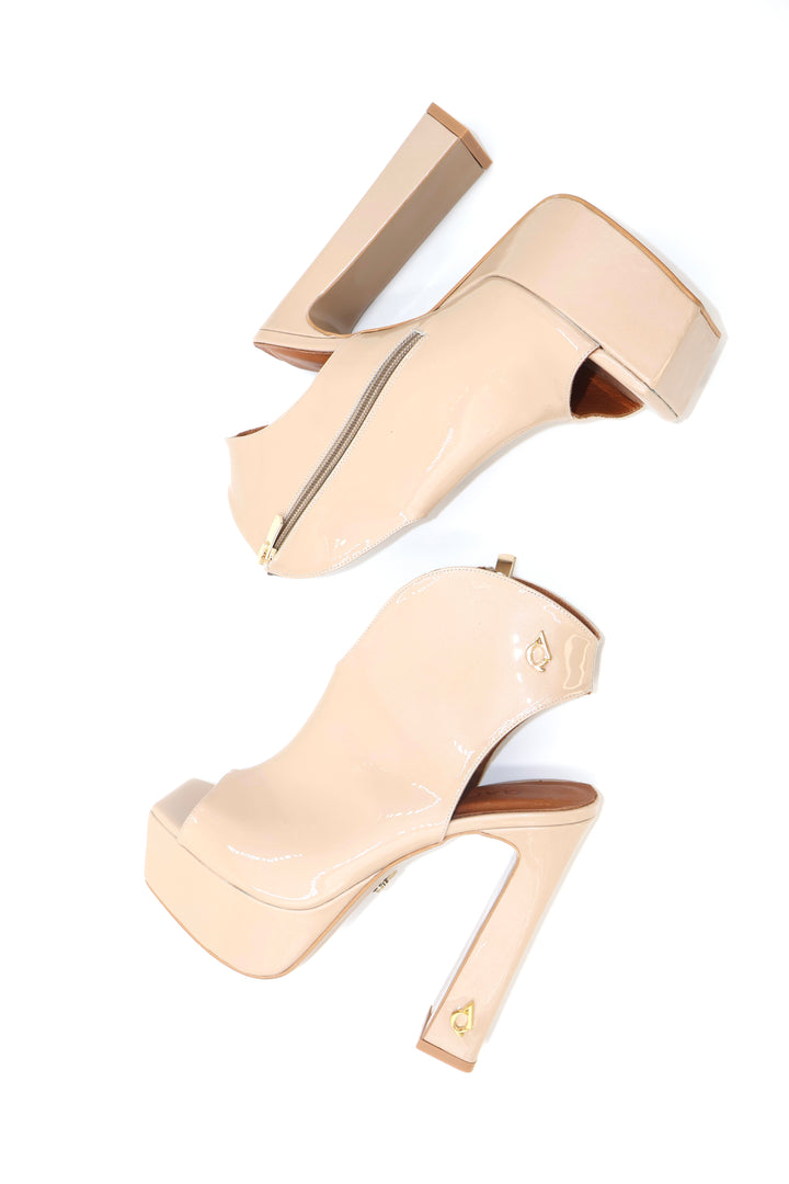 Qafarrin FLAMMÉA NUDE – Nude Rugan Hakiki Dana Derisi Platform Peep Toe Bootie