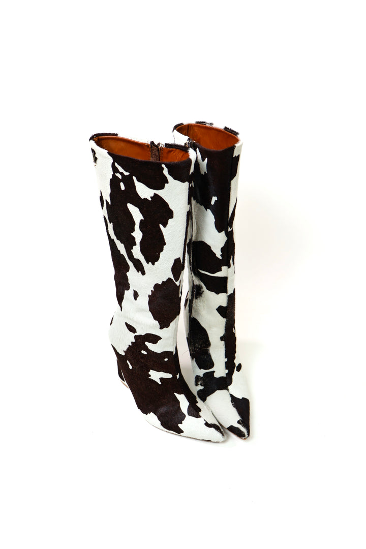 QAFARRIN VYREN – Dark Chocolate &amp; Ivory Cow Print Hakiki Dana Tay Tüyü Sculptural Wedge Çizme