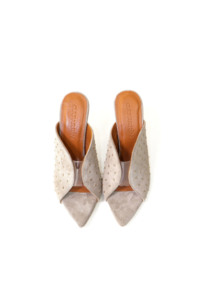 QAFARRIN IMPERA – Light Grey Hakiki Dana Süet Deri Gold Stud Mule Stiletto