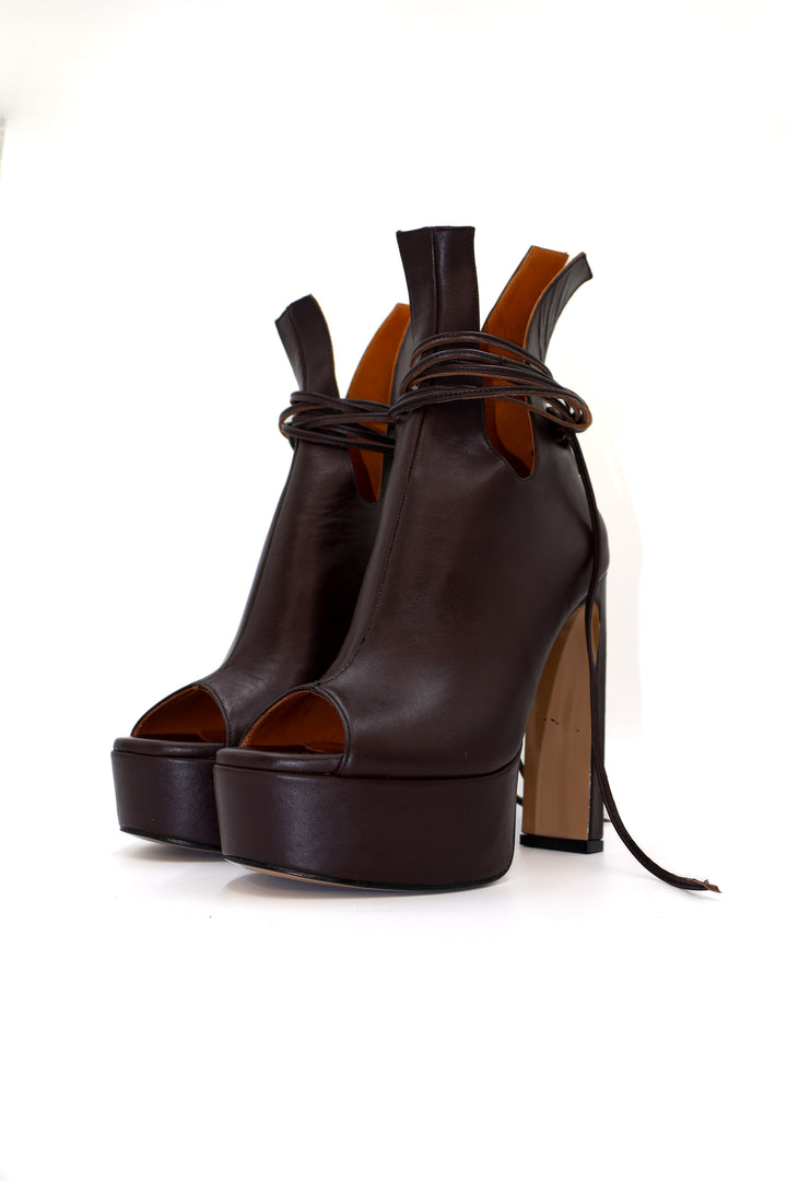 Qafarrin OBSCURA – Acı Kahve Hakiki Dana Deri Bağcıklı Platform Peep Toe Bootie