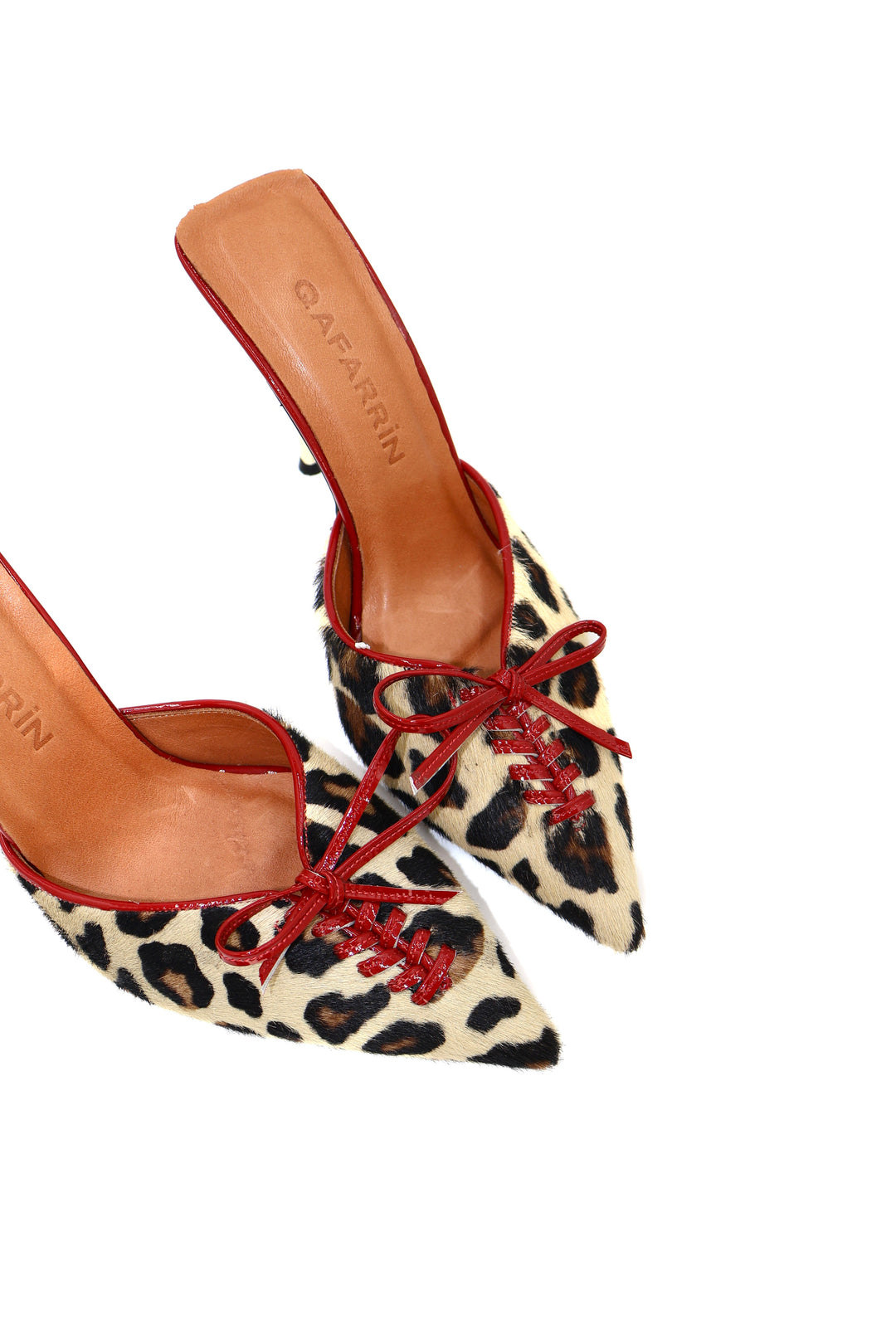 Qafarrin VIOLA ROUGE LEOPARD – Kırmızı Rugan Dana Derisi Detaylı Hakiki Tay Tüyü Mule Stiletto