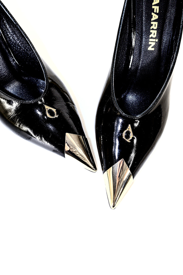 QAFARRIN DOMINA NOIR IMPÉRIAL – Hakiki Dana Deri Altın Burun Detaylı Kitten Heel Mule