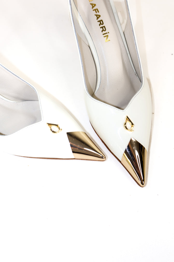 QAFARRIN RIVA – Beyaz Hakiki Dana Deri Altın Burun Detaylı 6 CM Kitten Heel Slingback