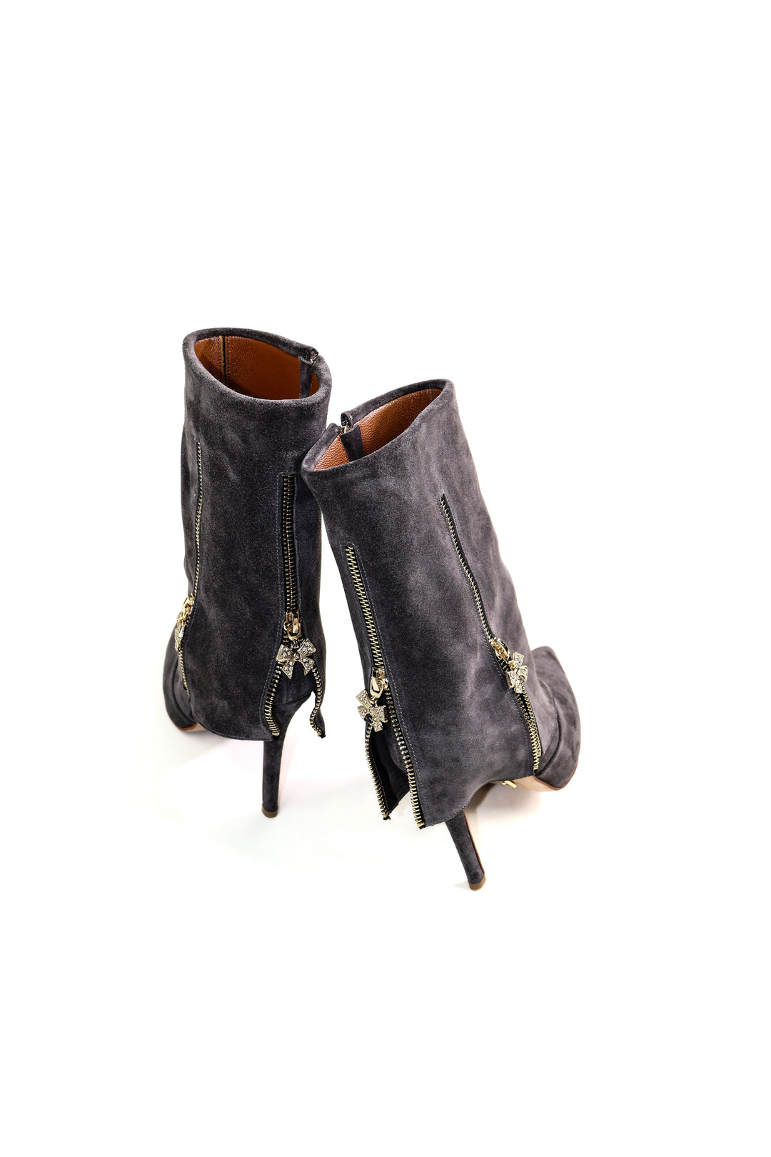 QAFARRIN NÉLIA – Dark Grey Hakiki Dana Süet Deri Kristal Fiyonk Detaylı Fermuarlı Stiletto Bot