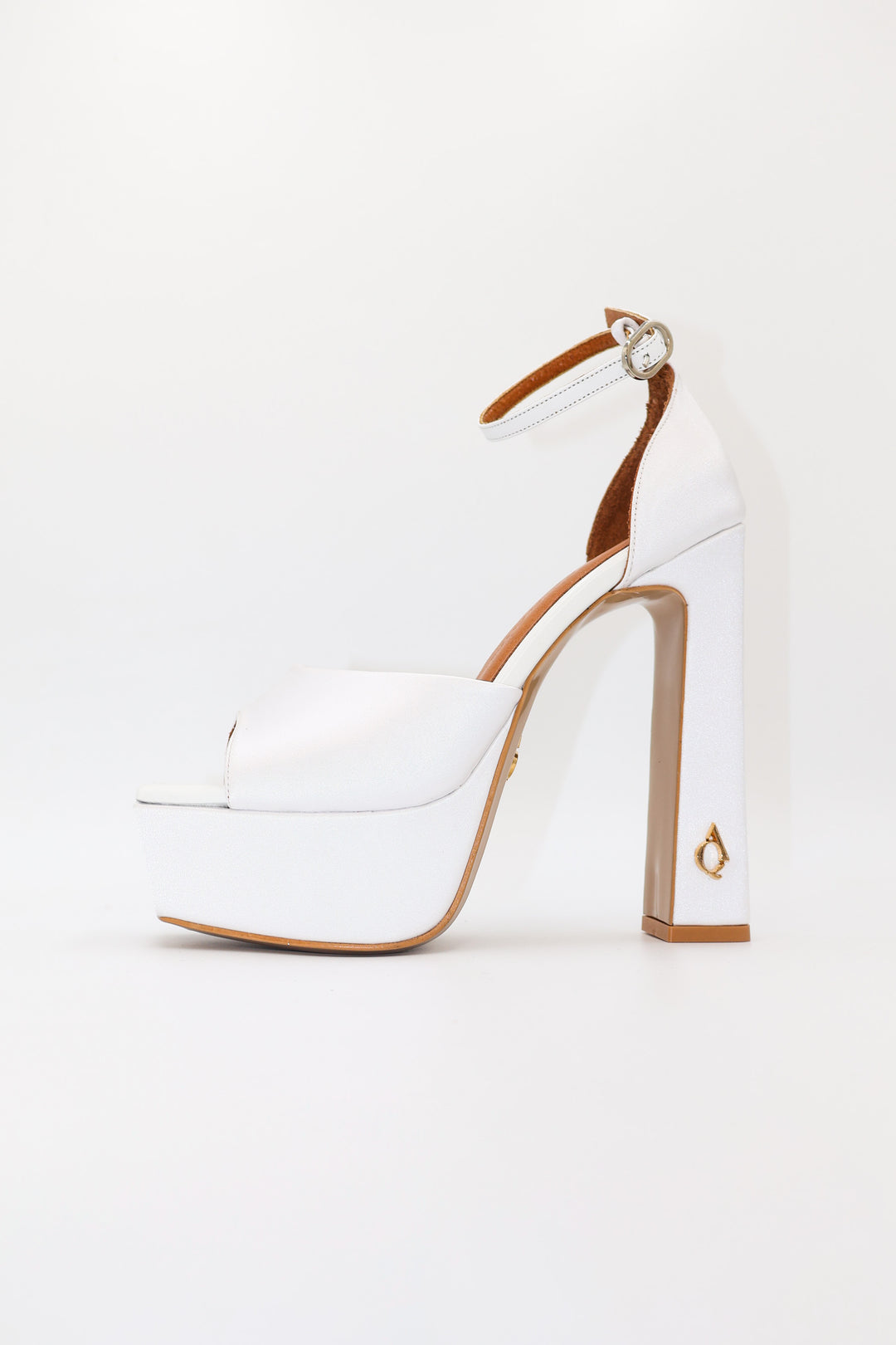 Qafarrin VERDELIA SATIN – Beyaz İpek Saten Hakiki Dana Deri Platform Topuklu Sandalet