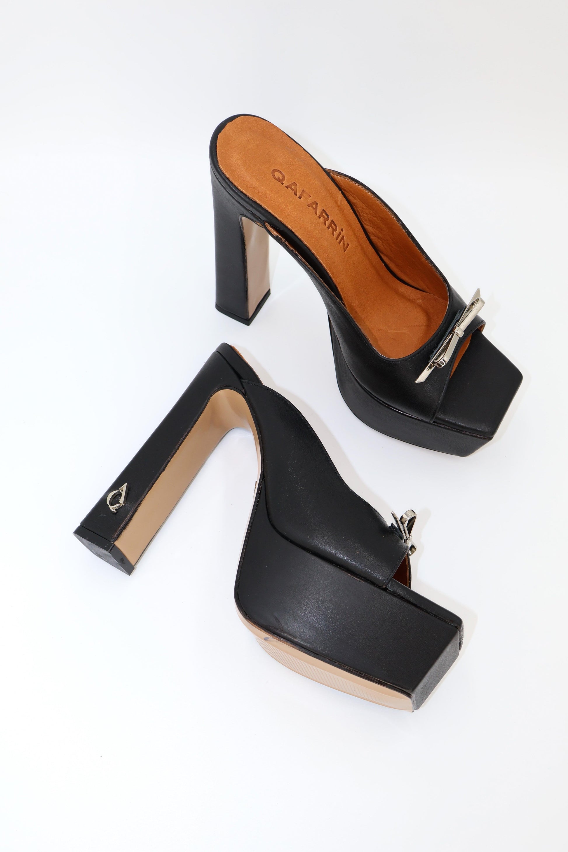 Qafarrin ALVÉA – Black Matte Genuine Calf Leather Platform Mule