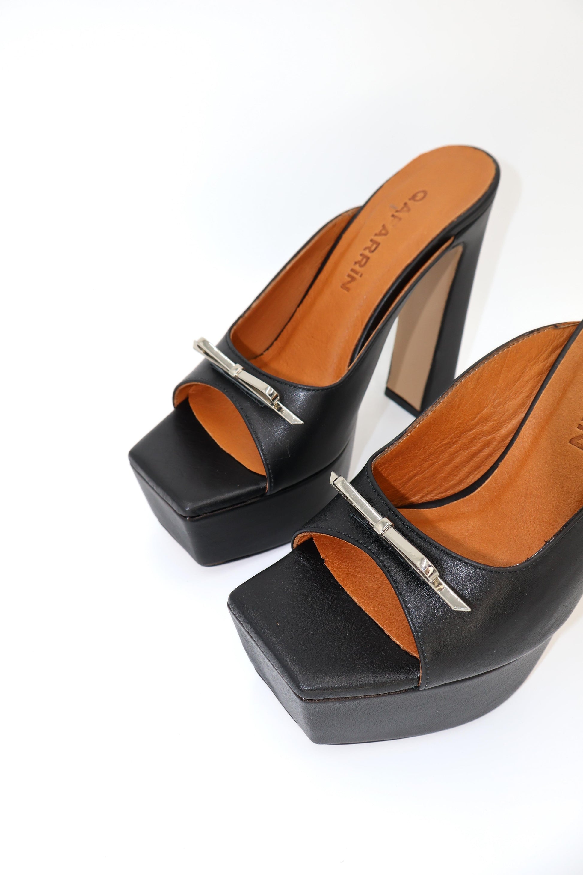 Qafarrin ALVÉA – Black Matte Genuine Calf Leather Platform Mule