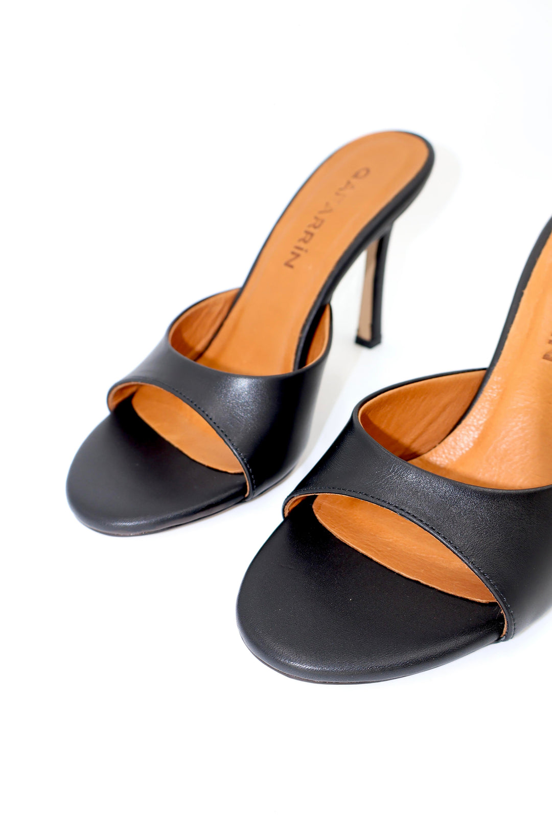 Qafarrin NOIR VIVE – Özel Tasarım Hakiki Dana Deri Mule Stiletto