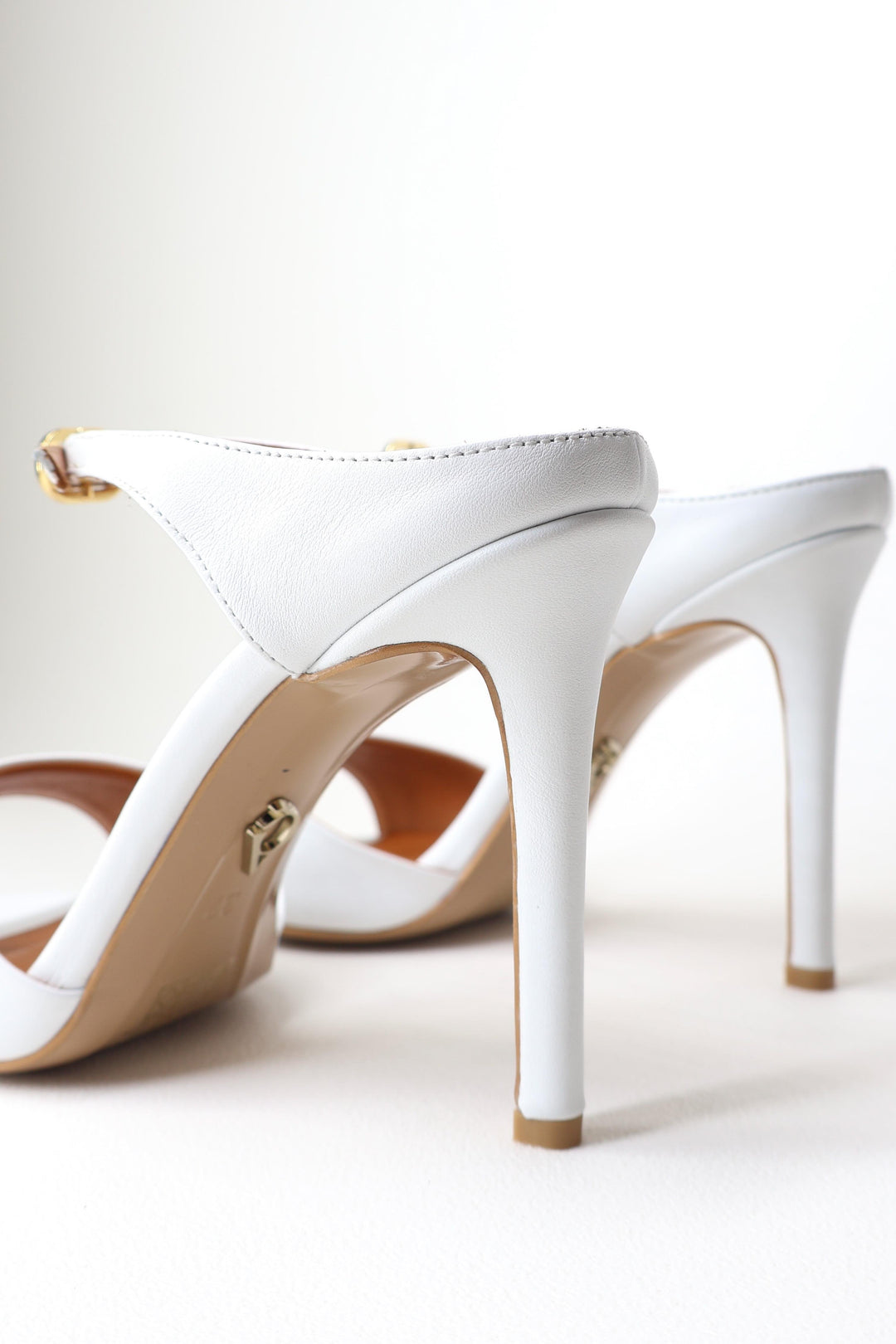 Qafarrin NOIRELLE Blanc – Altın Tokalı Hakiki Dana Deri Slingback Mule