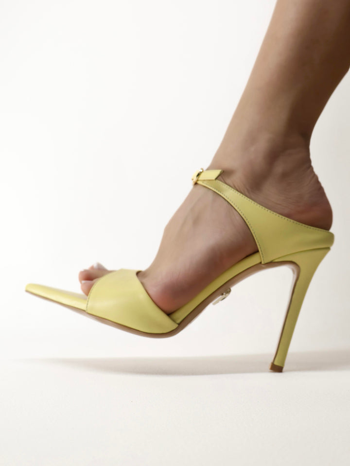 Qafarrin NOIRELLE Soleil – Altın Tokalı Hakiki Dana Deri Slingback Mule