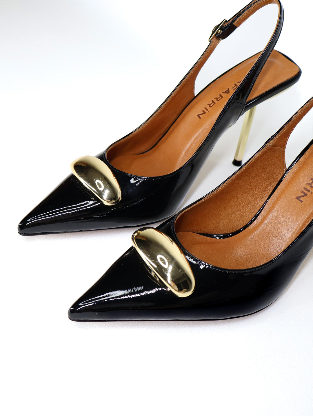 Qafarrin VELVET NOIR – Altın Tokalı Hakiki Dana Deri Stiletto
