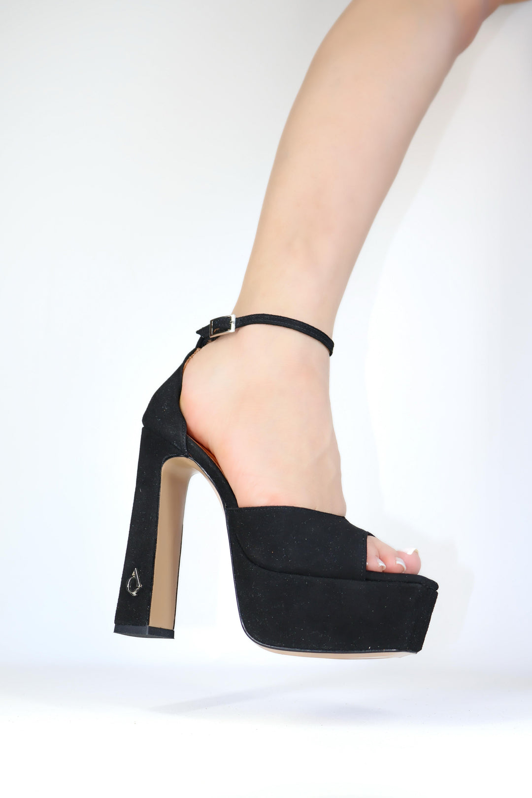 Qafarrin VERDELIA NOIR – Siyah Hakiki Dana Süet Deri Platform Topuklu Sandalet